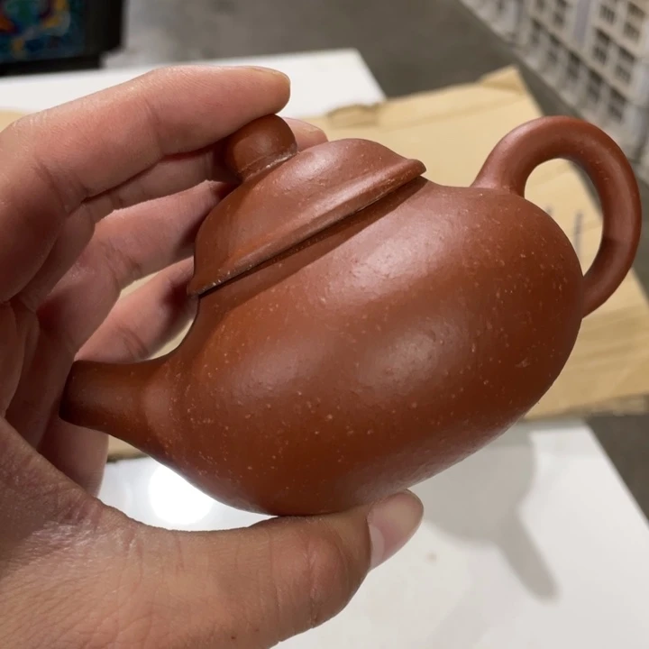 老厂紫砂壶一件。