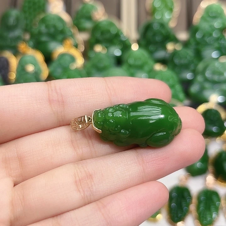 和田玉（碧玉）18K金镶嵌颈饰