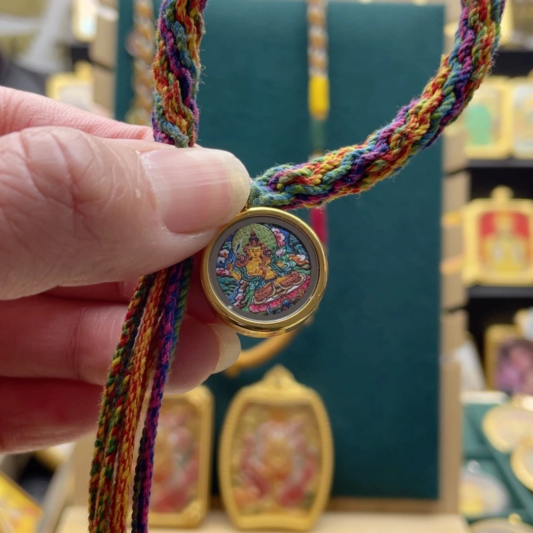 吊坠判*唐卡等多种形式的艺术形式