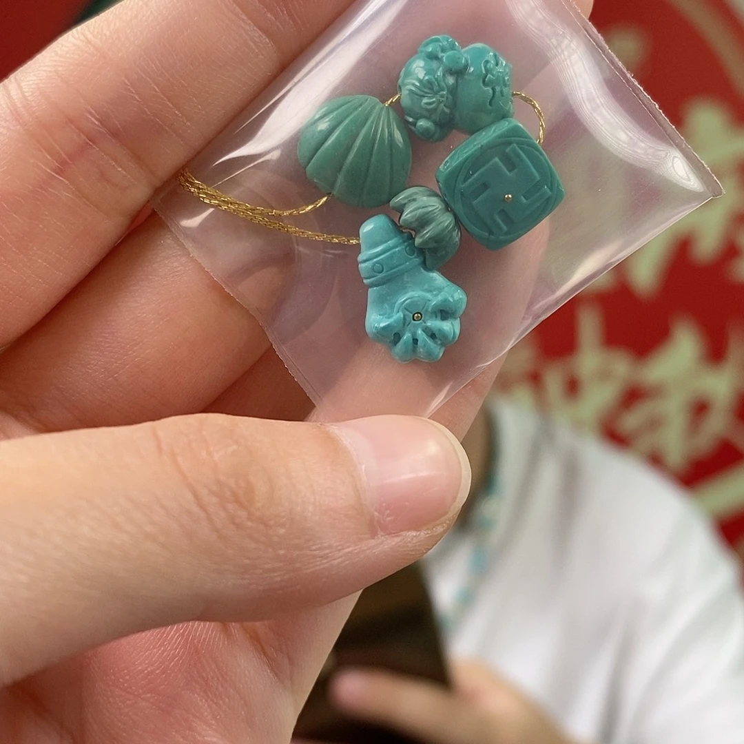绿松石未镶嵌珠宝奇石