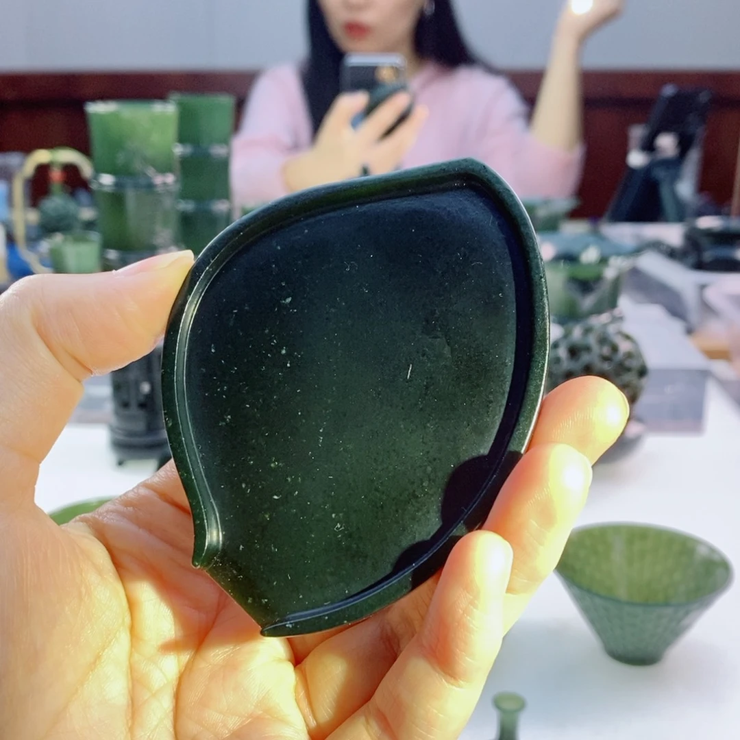 未镶嵌和田玉摆件