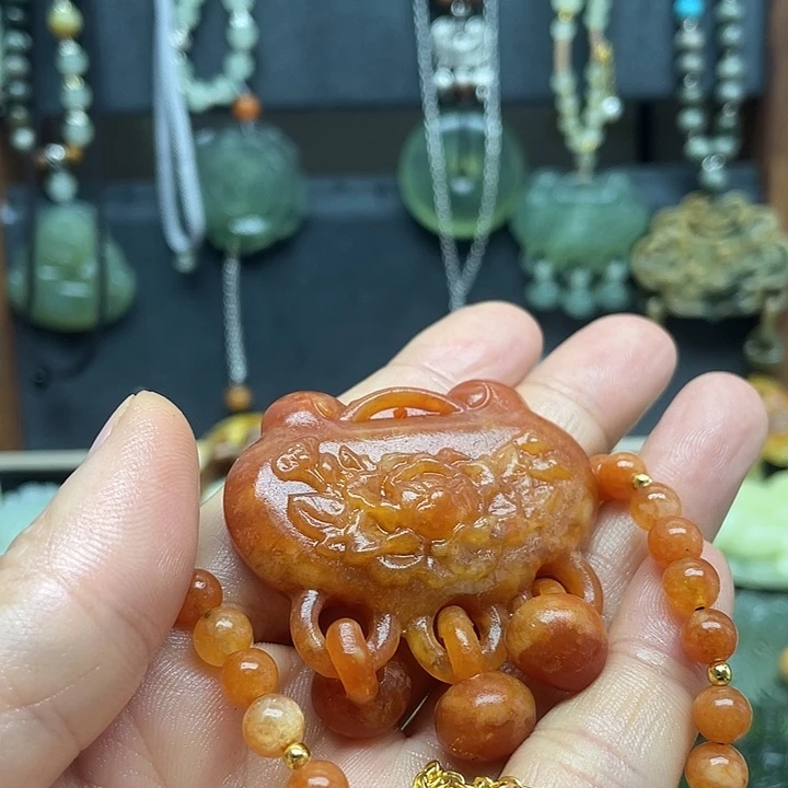 未镶嵌蛇纹石玉颈饰