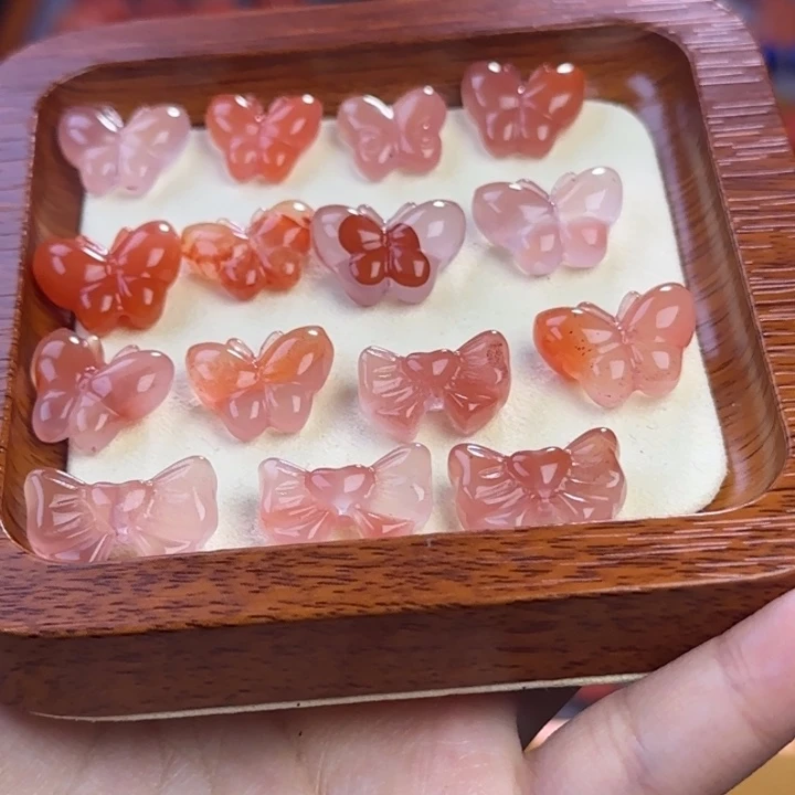 鸿***心南红玛瑙未镶嵌珠宝半成品蝴蝶打包