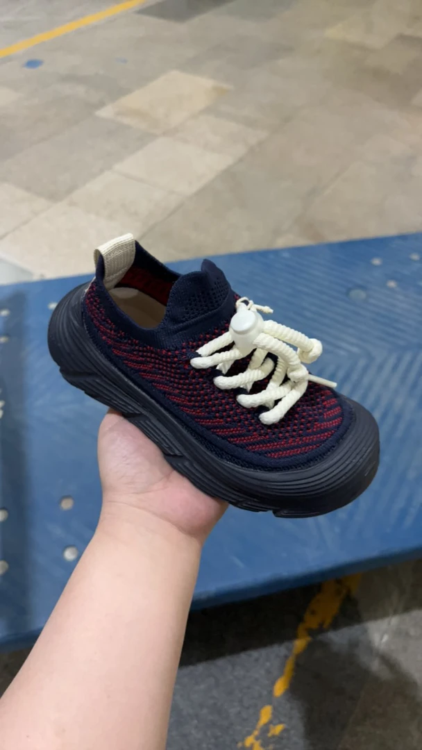 超轻一脚蹬四季跑鞋