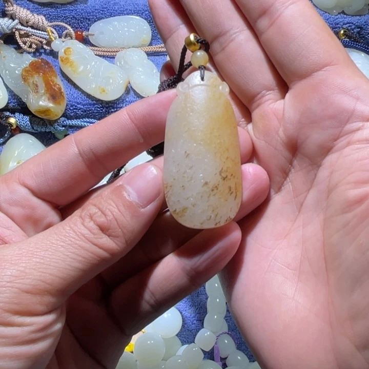 和田玉颈饰未镶嵌飞****1