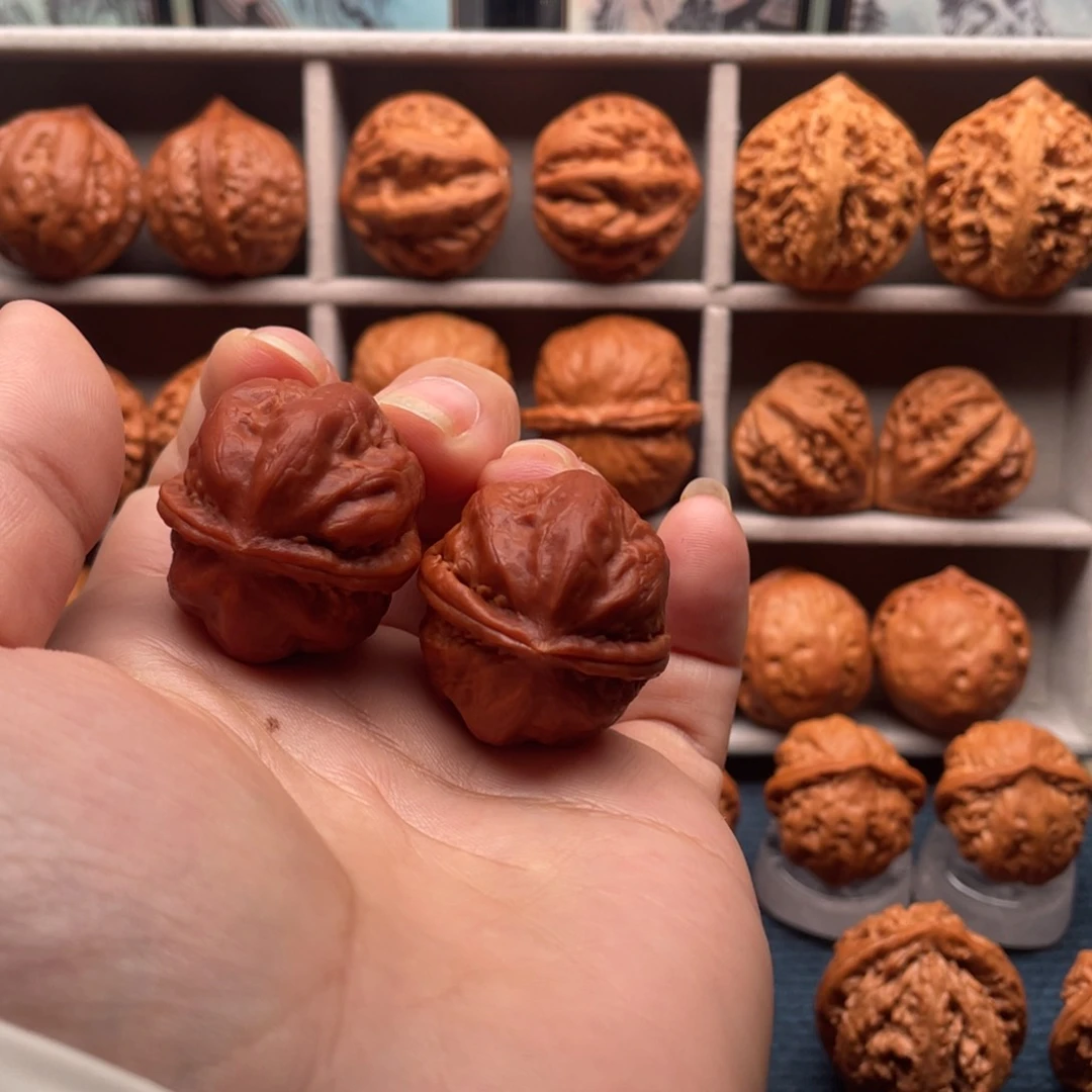 把件文玩核桃红皮粗筋