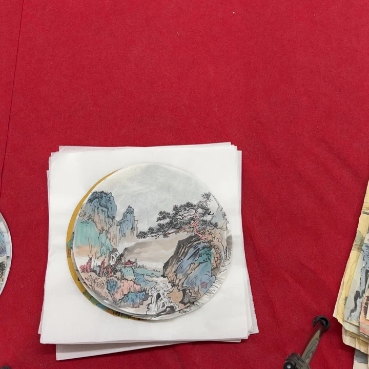 国画花鸟等图案为一体的