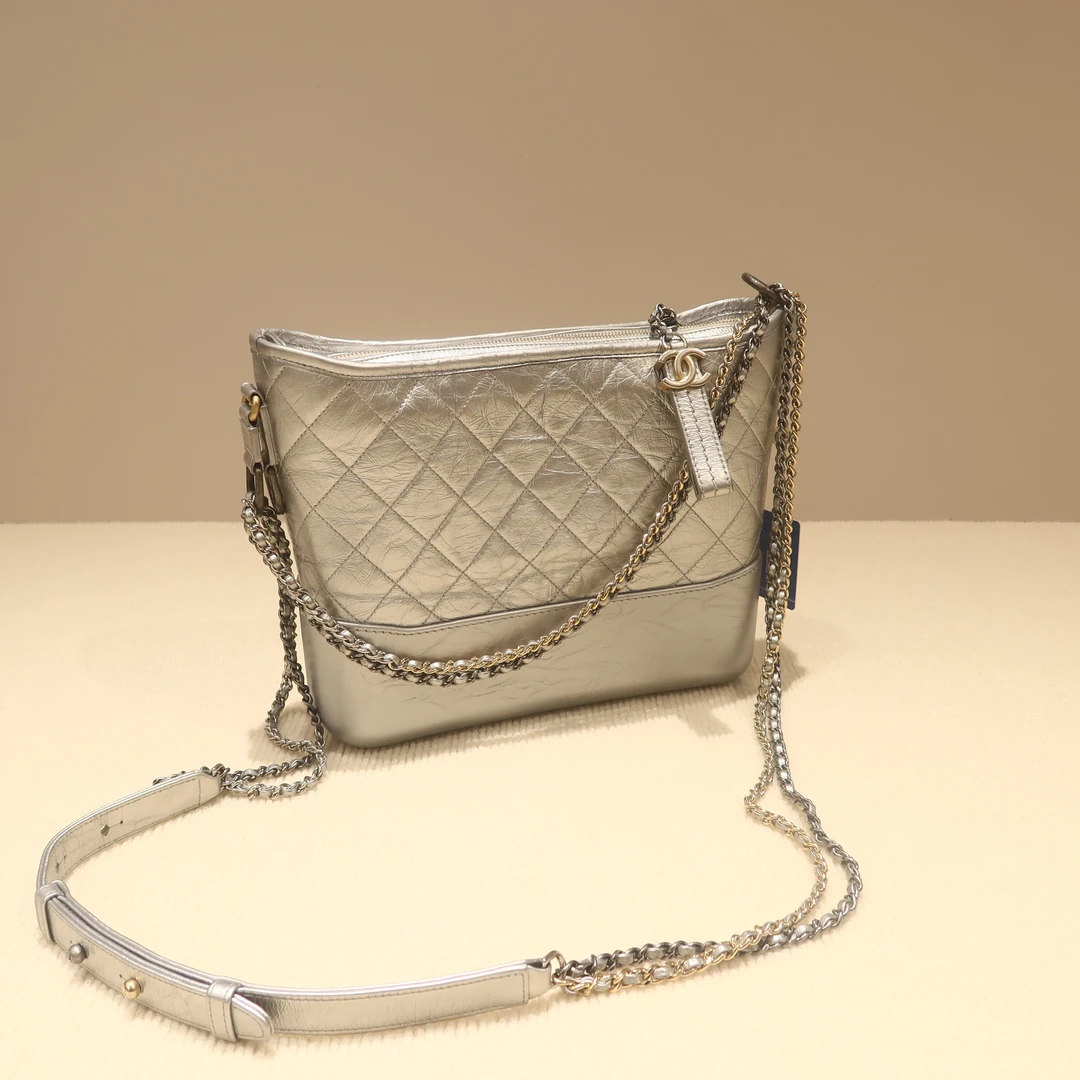 99新 Chanel/香奈儿 中号银色流浪单肩包 4020117066251