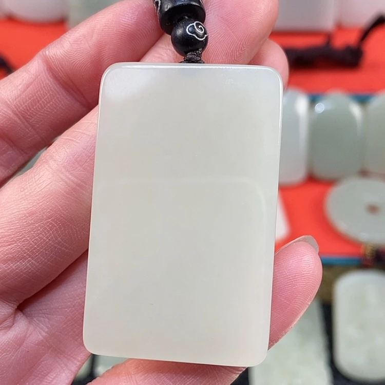 【闪购商品】颈饰未镶嵌和田玉