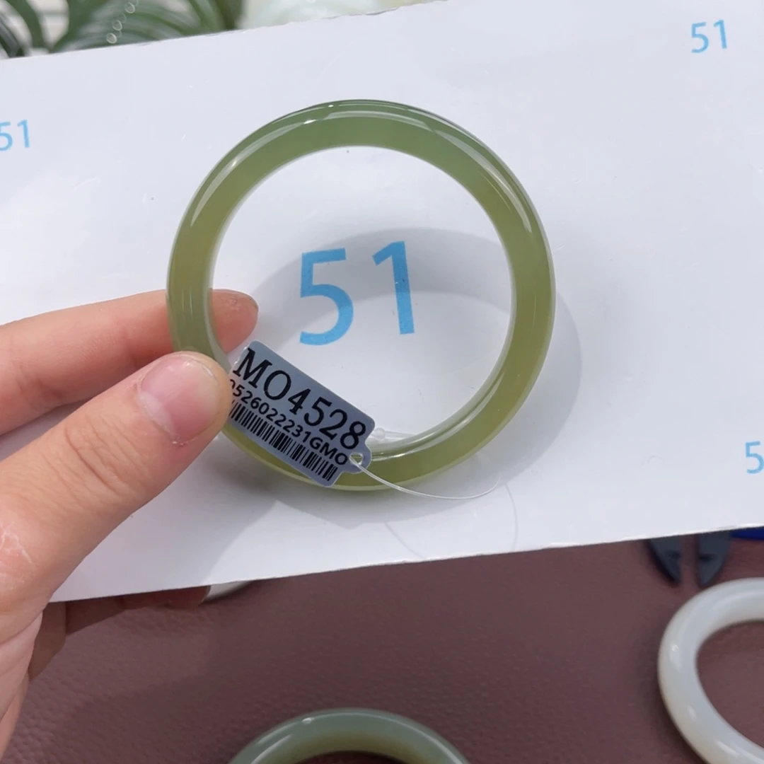 和田玉手镯未镶嵌马**哈