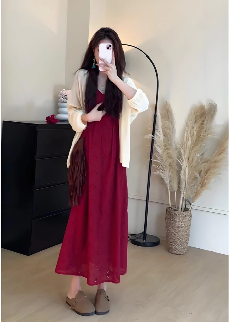 2025夏季新款法式温柔风薄款宽松针织开衫V领镂空收腰吊带连衣裙