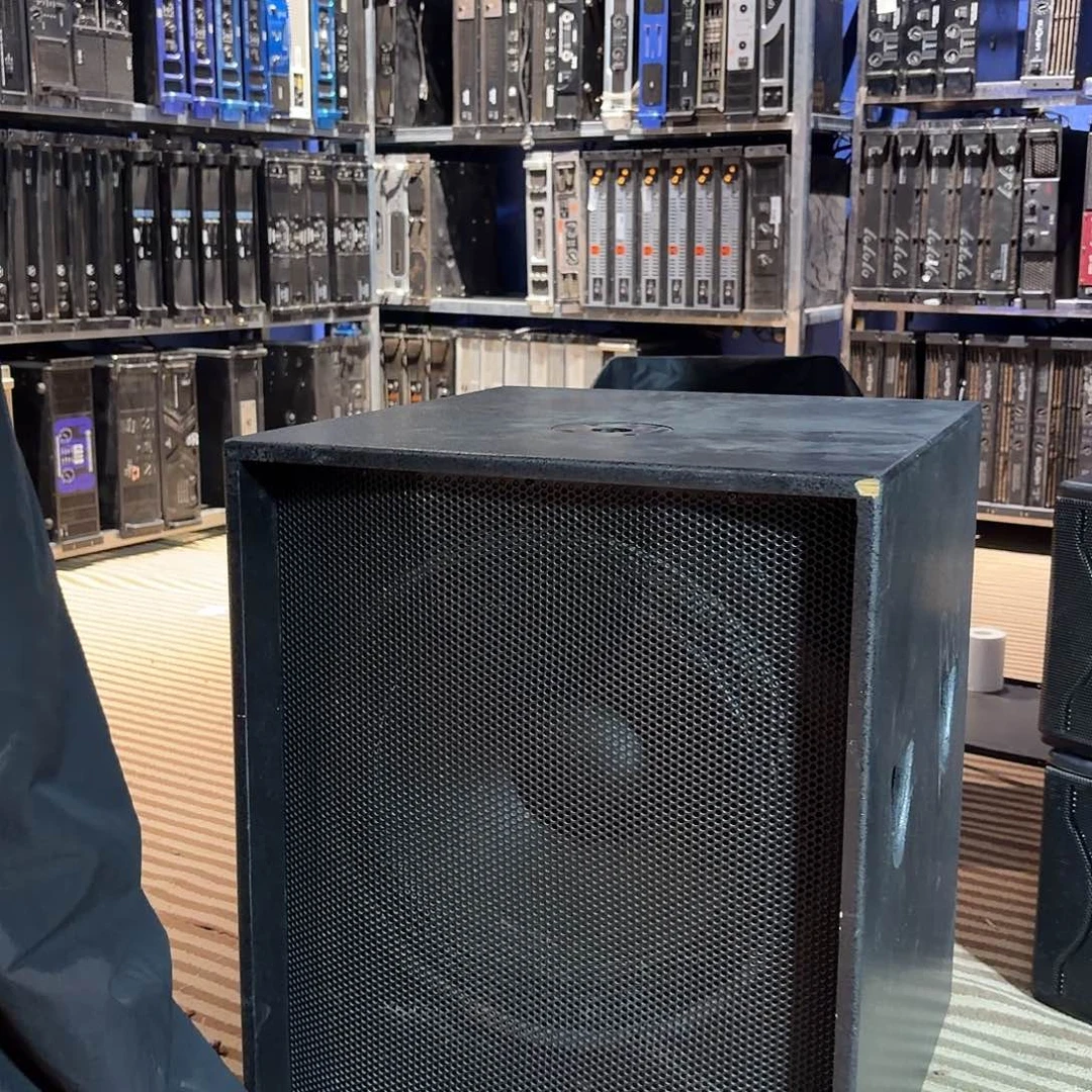 8新单18寸700瓦功放➕功放一台，不包邮