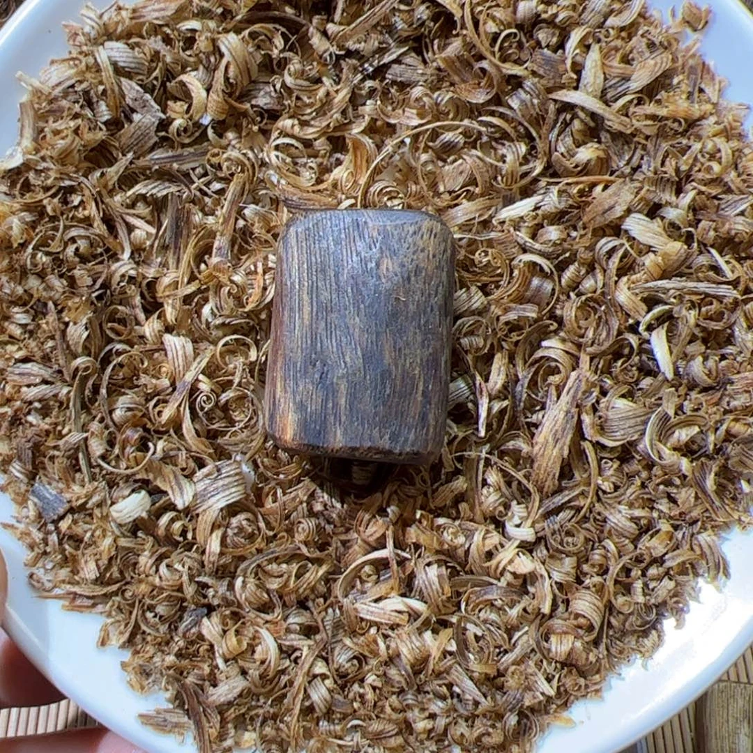 沉香碎屑沉香乌身素牌5.6克