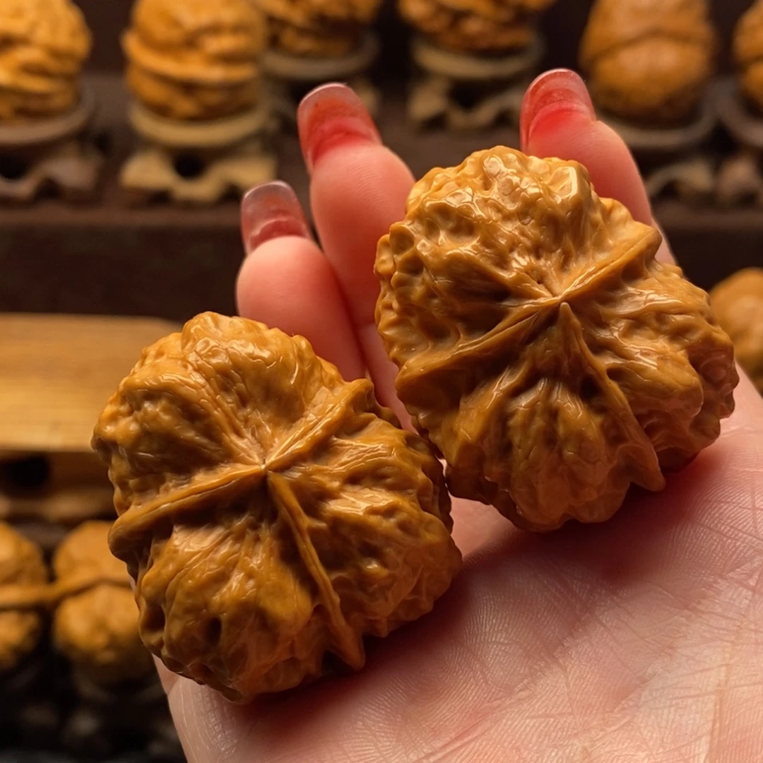 文玩核桃把件41金樽龙脊三棱