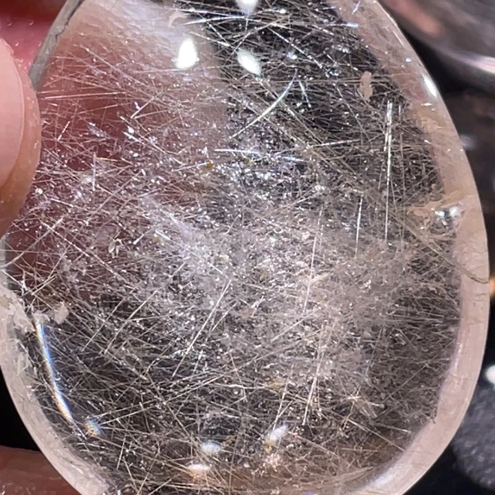 用***6发晶未镶嵌颈饰钛晶