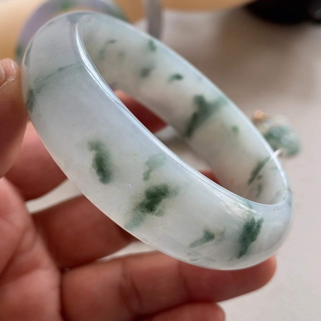 翡翠手镯未镶嵌天然翡翠手镯