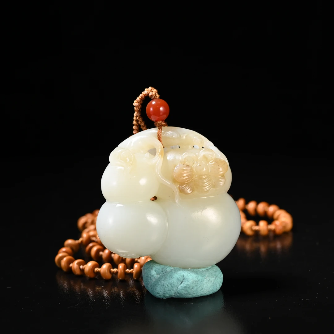 Lot8837 25YU105695和田玉且末糖福禄连连挂件/保利