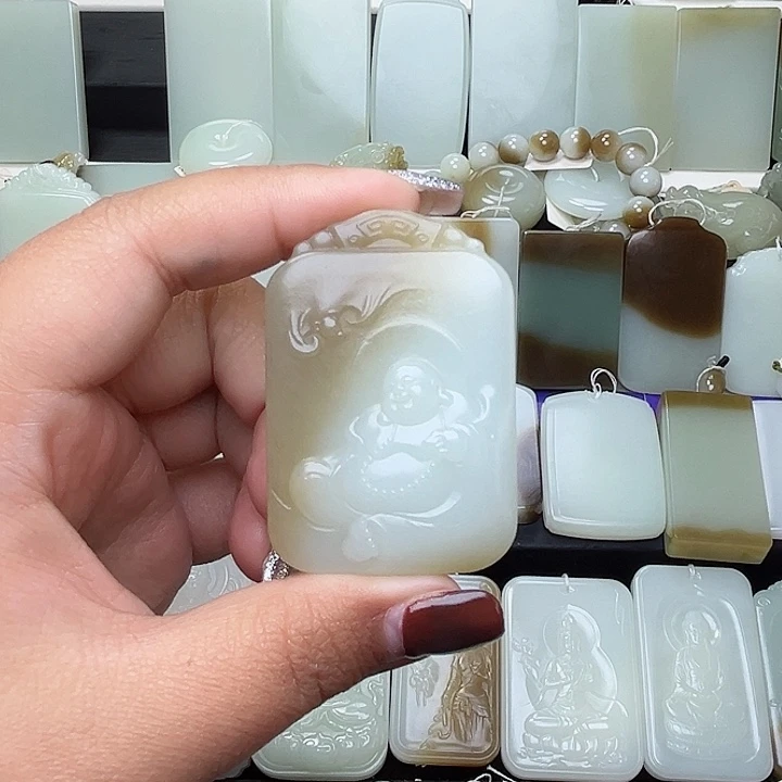 颈饰未镶嵌和田玉