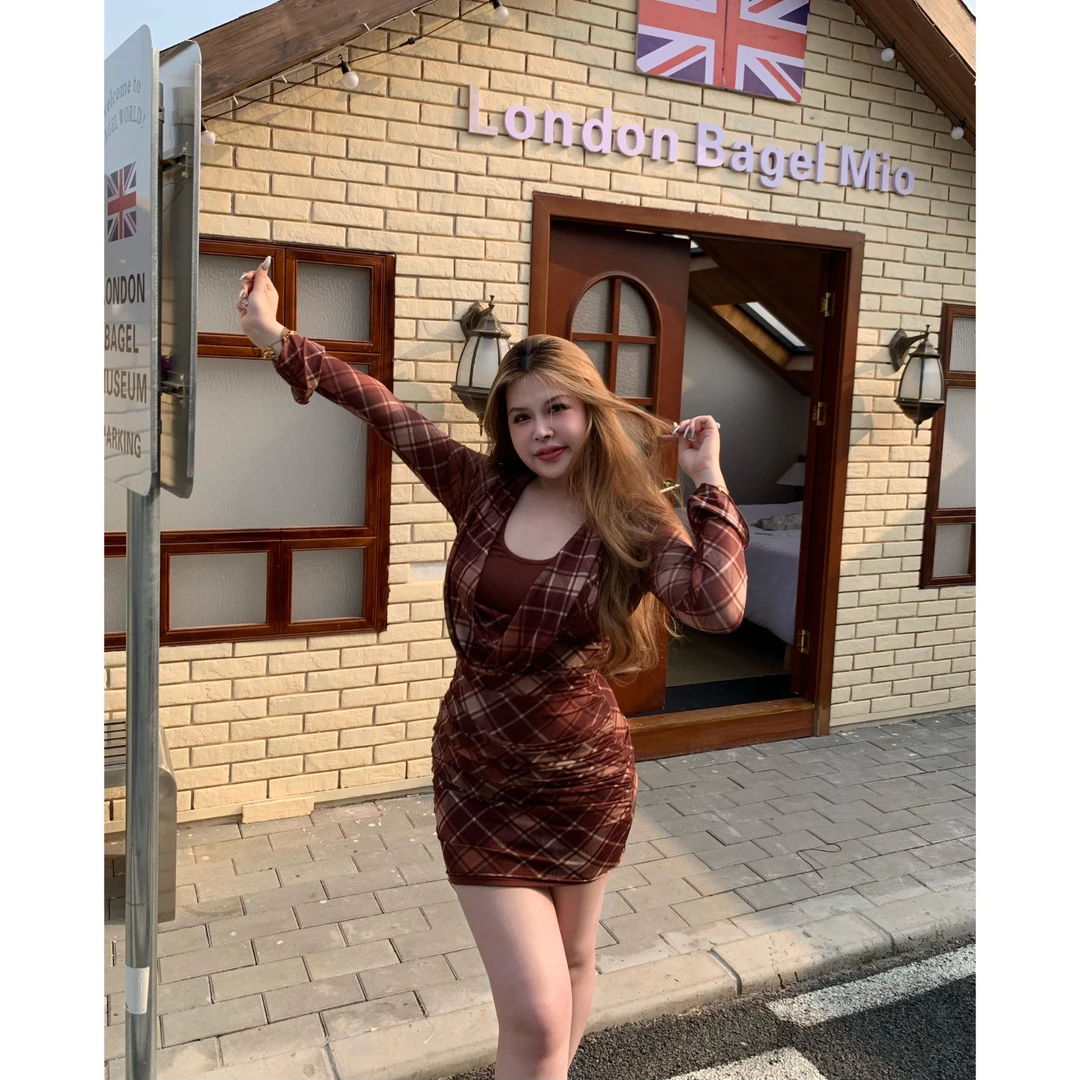 百利浓巧 长袖网纱拼接里衬修身包臀短款连衣裙收腰显瘦短裙G081