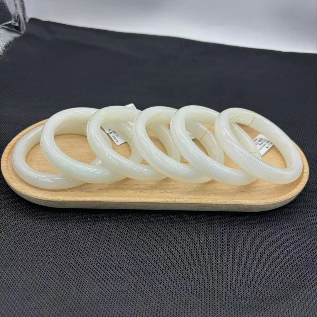 天然和田玉手镯精美时尚气质有瑕款多样性发货其一59