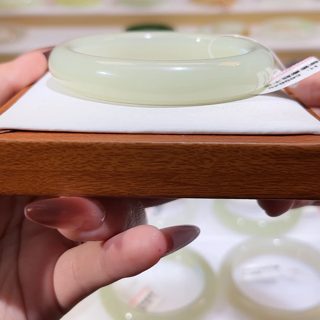 和田玉未镶嵌手镯冰晴