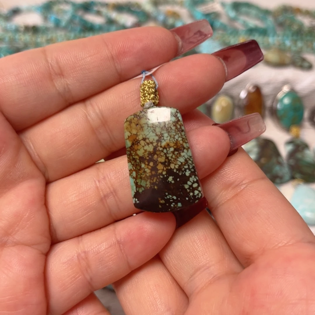 【闪购商品】未镶嵌绿松石珠宝奇石