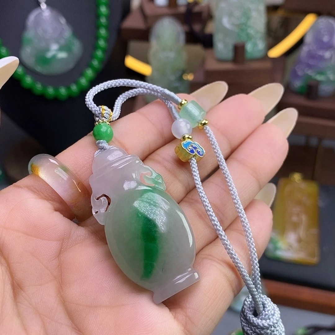 吊坠(赠链)未镶嵌翡翠