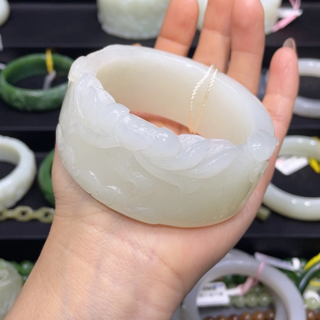 和田玉手镯57圈口 编号46未镶嵌