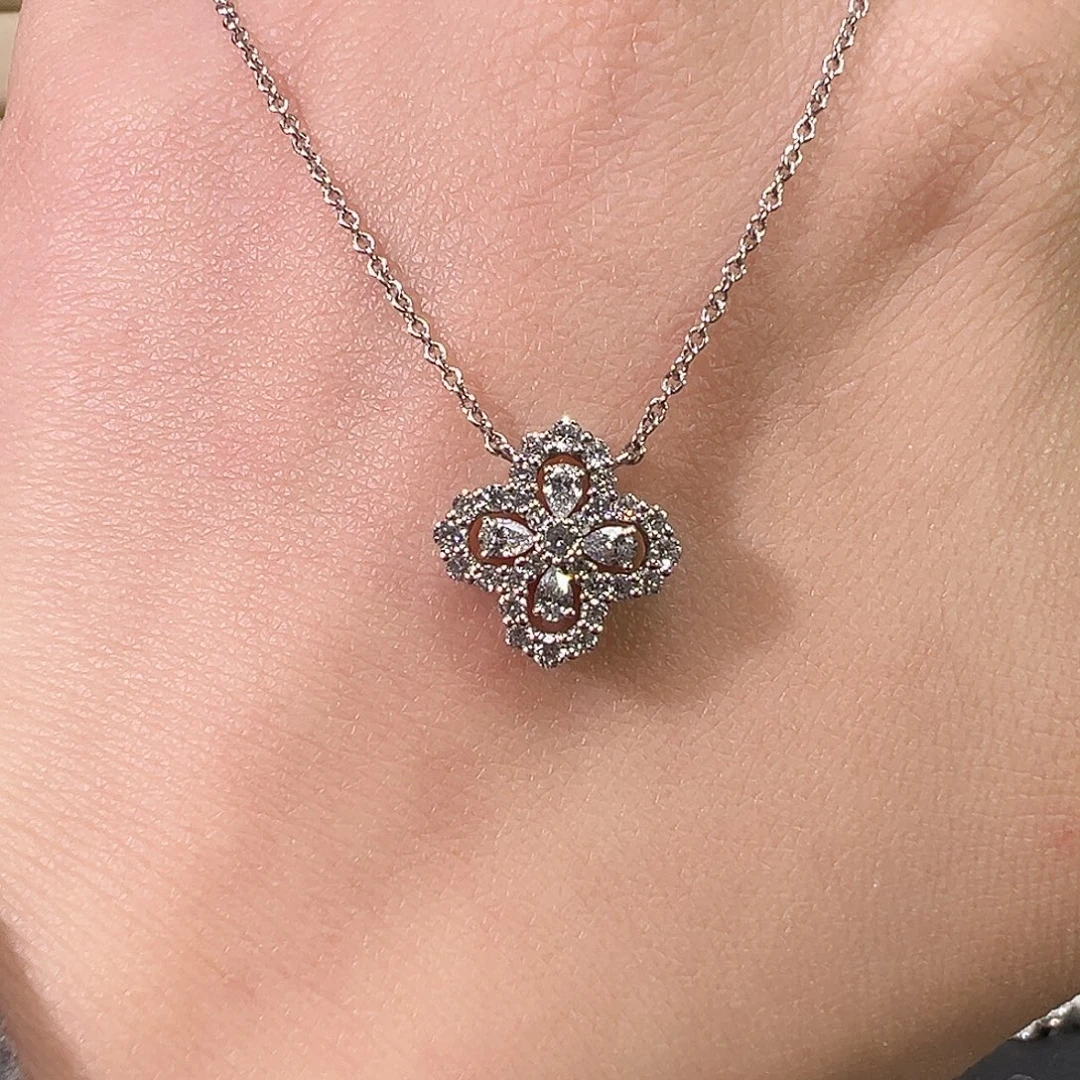 铂Pt950镶嵌实验室培育钻石颈饰四叶草项链