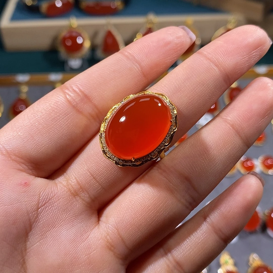 南红玛瑙戒指18K金镶嵌