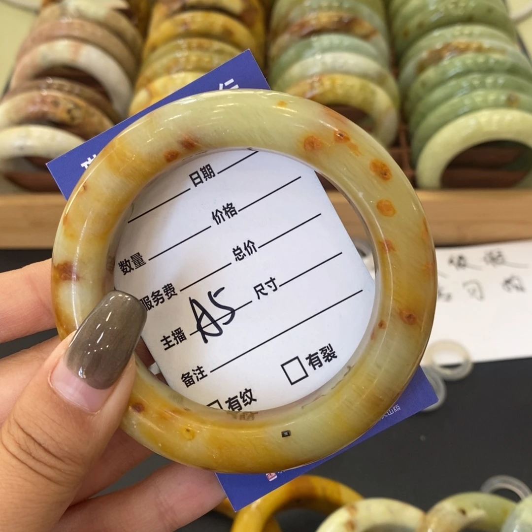 乌***奇蛇纹石玉未镶嵌手镯