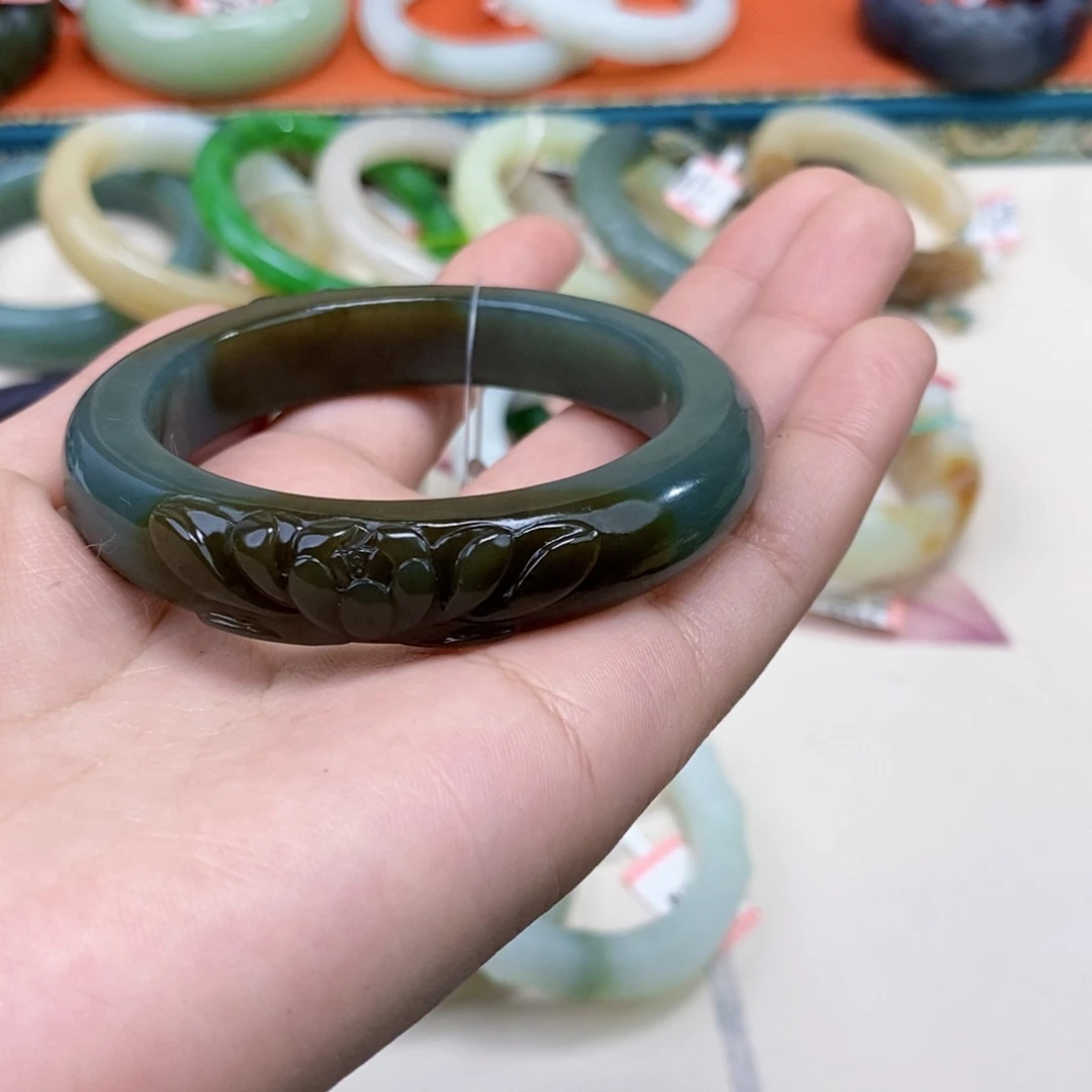 原***土和田玉未镶嵌手镯