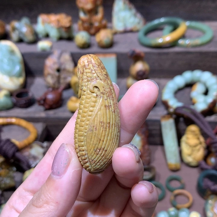 岫岩河磨玉（透闪石质玉）未镶嵌挂件