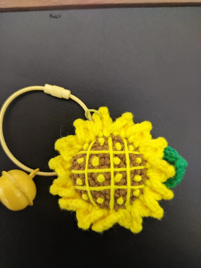 手工钩织创意玩偶、挂件、钥匙扣、发夹、包包（按照直播序号发货）