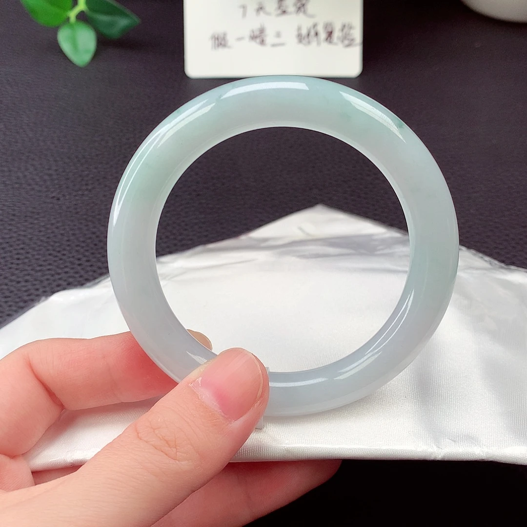 翡翠未镶嵌手镯翡翠