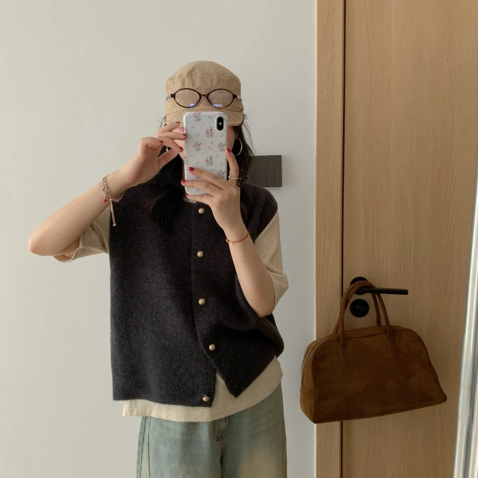 小香风马甲女秋冬外搭韩版宽松显瘦针织衫背心叠穿小金扣毛衣坎肩