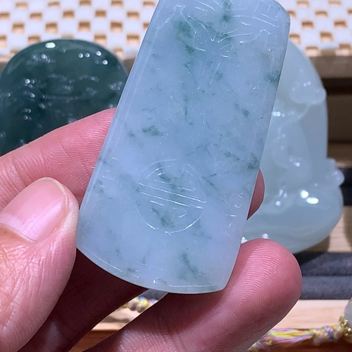 翡翠未镶嵌颈饰/炸/飘花无事牌