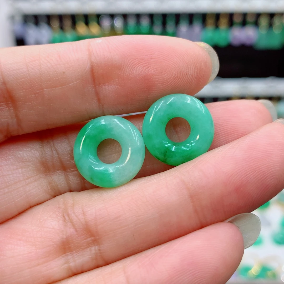 翡翠未镶嵌耳饰的