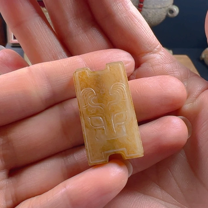 和田玉（糖玉）未镶嵌挂件云*