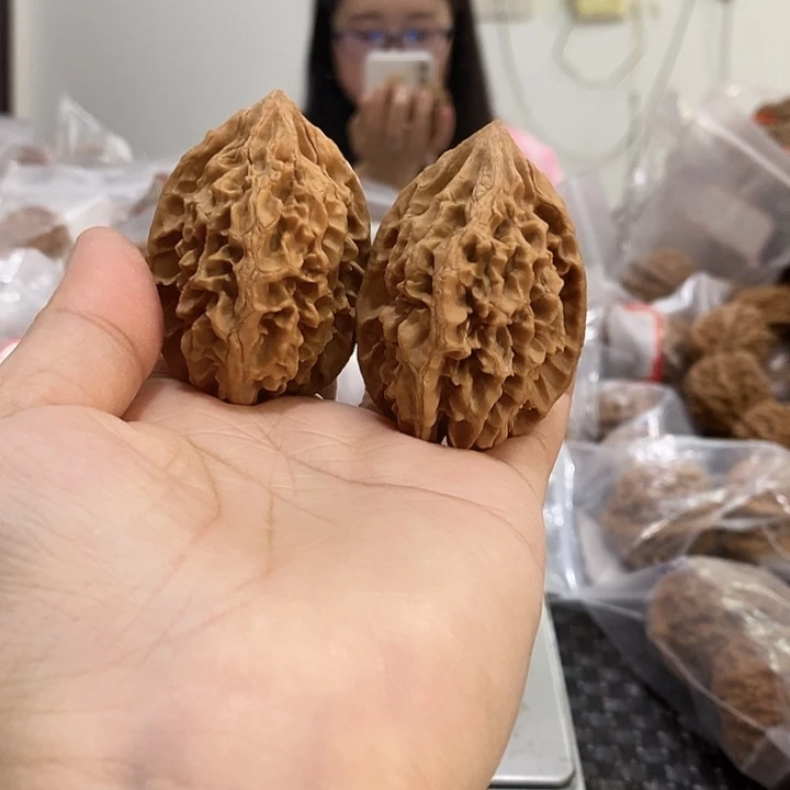 文玩核桃吊坠招财鼠35+小黄尖