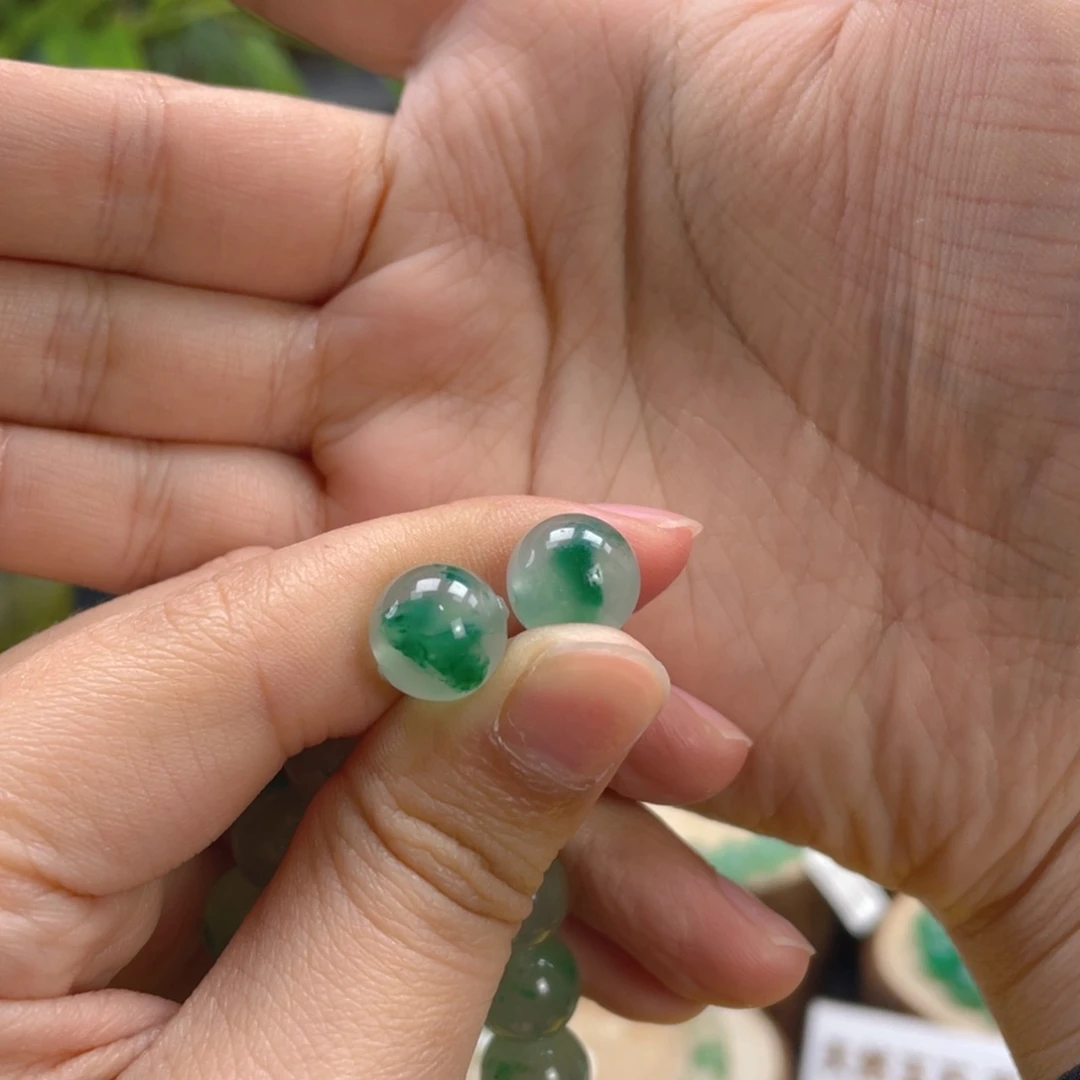 石英质玉手链未镶嵌睿*两颗