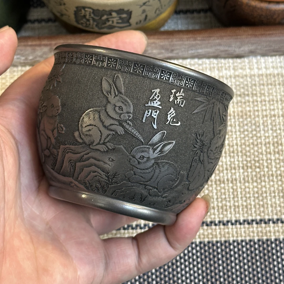 【兔】宜兴全手工紫砂茶具 原矿石黄泥料刻绘兔子主人杯品茗杯
