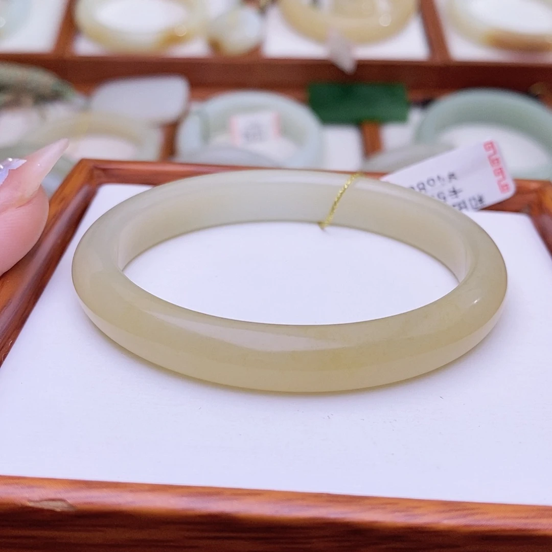 和田玉手镯未镶嵌52.6