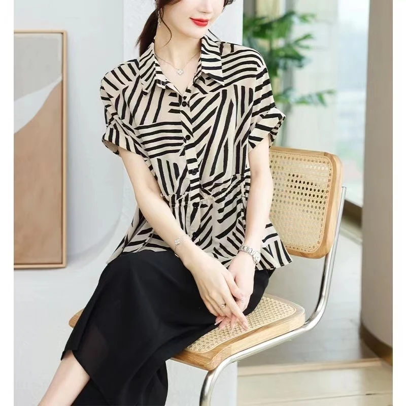 妈妈装夏款减龄衬衫高贵短袖t恤时尚中老年女端庄大气条纹上衣服