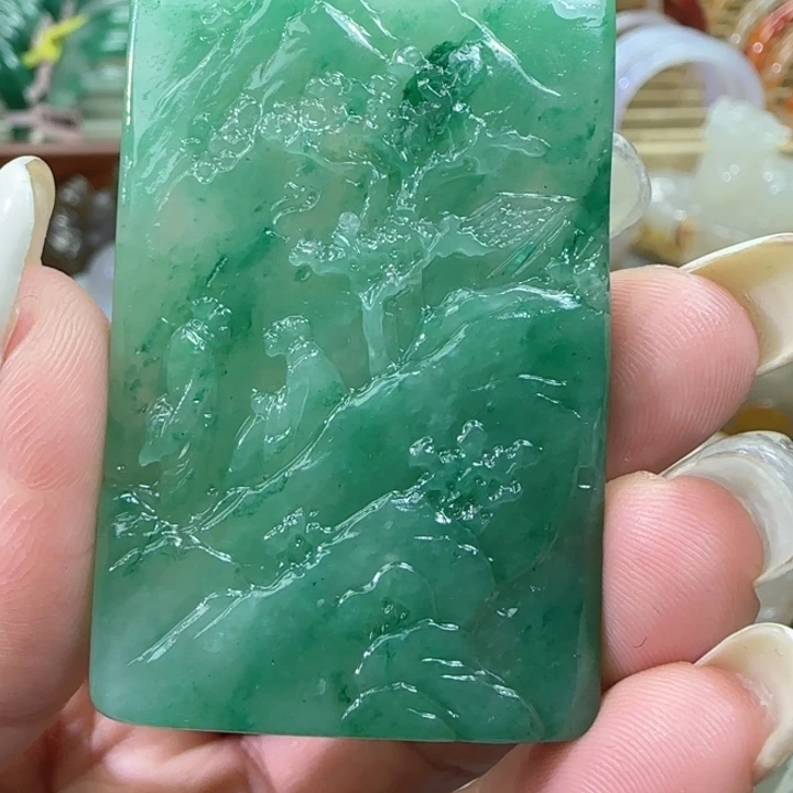 石英质玉合金吊坠