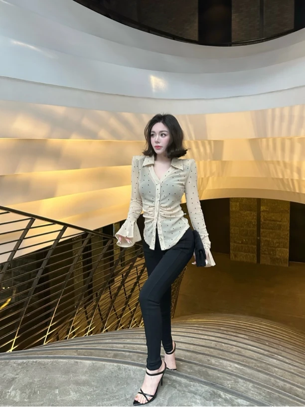 XIA.【Money】收腰显瘦弹力波点丝光衬衫