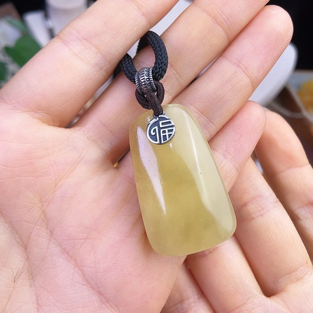 未镶嵌琥珀珠宝奇石