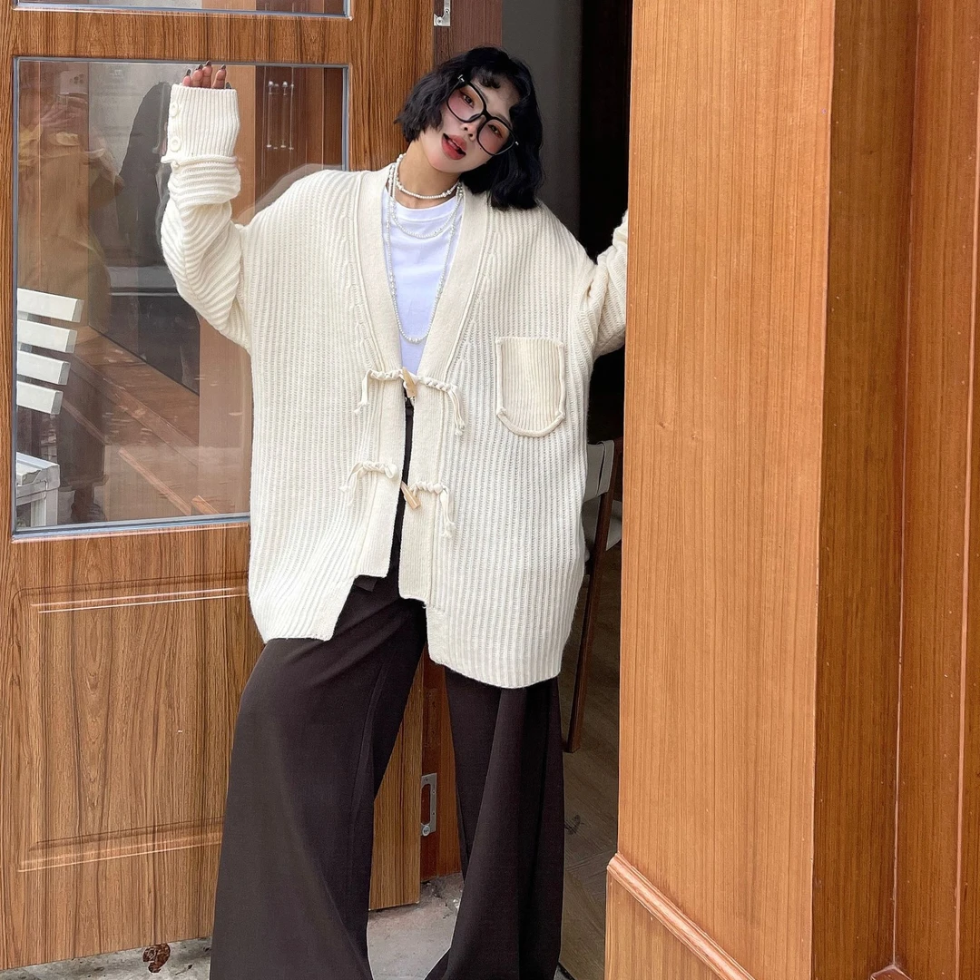 牛角扣百搭大版型开衫