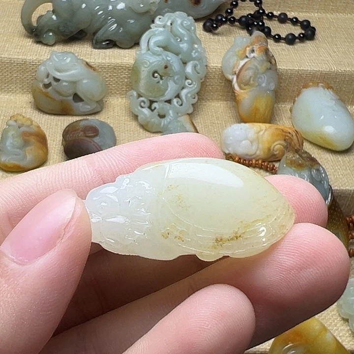 和田玉未镶嵌颈饰