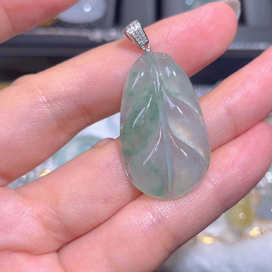 翡翠18K金镶嵌颈饰翡翠